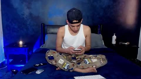 matthew_hawk19 online show from February 8, 1:36 pm