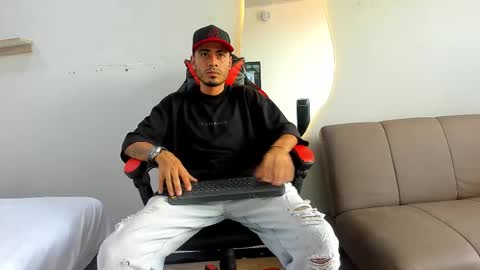 Snapshot of matthewcullenn chatting on December 21, 7:21 pm Matthew online show from December 21, 7:21 pm