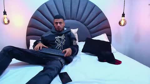 Snapshot of matthewcullenn chatting on January 13, 11:59 am Matthew online show from January 13, 11:59 am