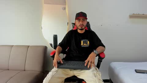 Snapshot of matthewcullenn chatting on January 18, 8:12 pm Matthew online show from January 18, 8:12 pm