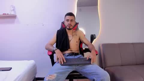 Snapshot of matthewcullenn chatting on January 31, 9:46 pm Matthew online show from January 31, 9:46 pm