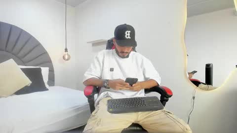 Snapshot of matthewcullenn chatting on February 8, 7:50 pm Matthew online show from February 8, 7:50 pm