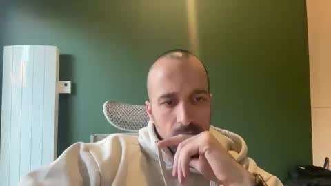 Snapshot of matthias24 chatting on November 30, 2:54 pm M online show from November 30, 2:54 pm