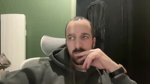 Snapshot of matthias24 chatting on December 20, 12:07 am M online show from December 20, 12:07 am