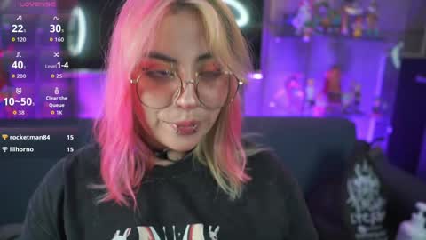 Snapshot of matti_sofia chatting on March 21, 3:00 am TATIANA AND ROUS online show from March 21, 3:00 am