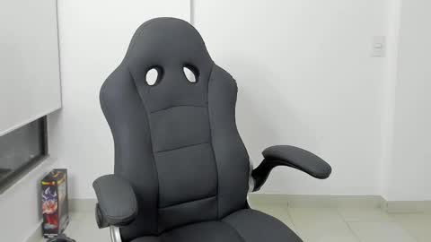 Snapshot of mattia_dupont chatting on February 14, 12:18 am Mattias online show from February 14, 12:18 am