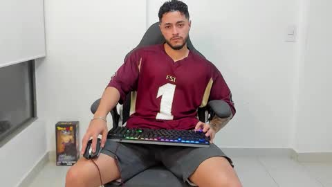 Snapshot of mattia_dupont chatting on February 17, 12:18 am Mattias online show from February 17, 12:18 am