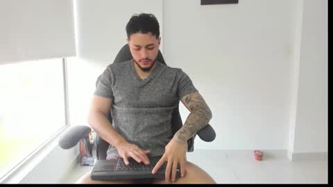 Snapshot of mattia_dupont chatting on March 11, 9:32 pm Mattias online show from March 11, 9:32 pm