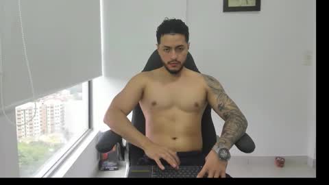 Snapshot of mattia_dupont chatting on March 13, 9:54 pm Mattias online show from March 13, 9:54 pm