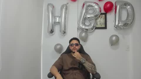 Snapshot of mattia_dupont chatting on March 26, 10:37 pm Mattias online show from March 26, 10:37 pm