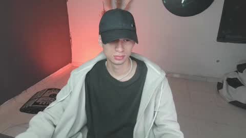 Snapshot of mattias_dantee chatting on January 29, 11:30 am mattias online show from January 29, 11:30 am