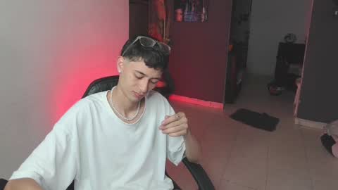 Snapshot of mattias_dantee chatting on February 7, 8:31 pm mattias online show from February 7, 8:31 pm