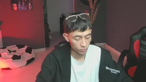 Snapshot of mattias_dantee chatting on February 9, 3:00 am mattias online show from February 9, 3:00 am