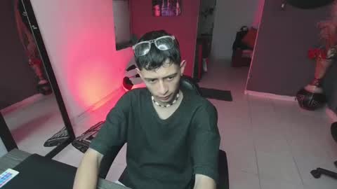 Snapshot of mattias_dantee chatting on February 9, 8:56 pm mattias online show from February 9, 8:56 pm