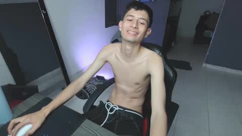 Snapshot of mattias_dantee chatting on February 10, 6:09 am mattias online show from February 10, 6:09 am