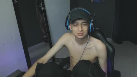 Snapshot of mattias_dantee chatting on February 13, 2:56 am mattias online show from February 13, 2:56 am