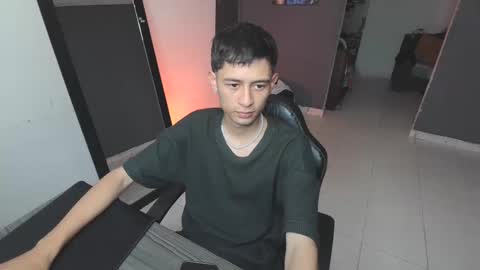 Snapshot of mattias_dantee chatting on February 14, 1:56 am mattias online show from February 14, 1:56 am