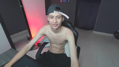 Snapshot of mattias_dantee chatting on February 15, 7:27 am mattias online show from February 15, 7:27 am