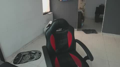 Snapshot of mattias_dantee chatting on February 17, 3:31 pm mattias online show from February 17, 3:31 pm