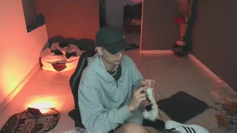 Snapshot of mattias_dantee chatting on February 20, 10:04 pm mattias online show from February 20, 10:04 pm