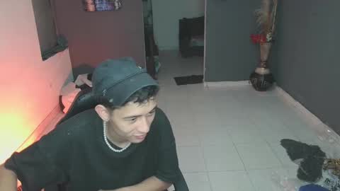 Snapshot of mattias_dantee chatting on February 21, 2:38 pm mattias online show from February 21, 2:38 pm