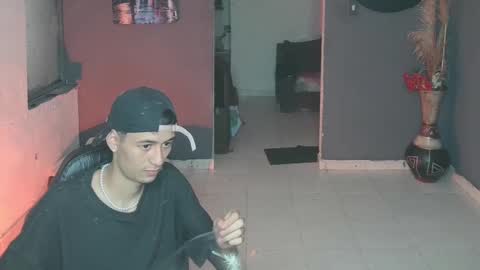 Snapshot of mattias_dantee chatting on February 21, 6:37 pm mattias online show from February 21, 6:37 pm