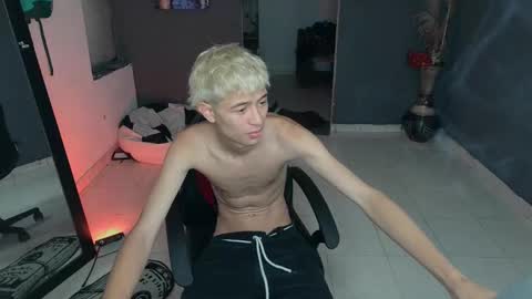 Snapshot of mattias_dantee chatting on March 10, 6:23 pm mattias online show from March 10, 6:23 pm