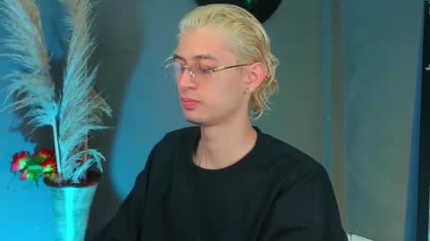 Snapshot of mattias_dantee chatting on September 15, 1:16 am mattias online show from September 15, 1:16 am