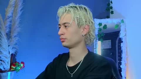 Snapshot of mattias_dantee chatting on October 4, 3:59 am mattias online show from October 4, 3:59 am