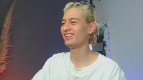 Snapshot of mattias_dantee chatting on October 8, 4:32 am mattias online show from October 8, 4:32 am