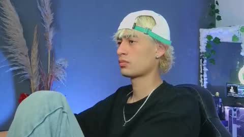 Snapshot of mattias_dantee chatting on October 16, 11:17 pm mattias online show from October 16, 11:17 pm