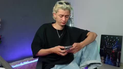 Snapshot of mattias_dantee chatting on October 17, 12:08 pm mattias online show from October 17, 12:08 pm