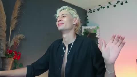 Snapshot of mattias_dantee chatting on October 19, 11:16 pm mattias online show from October 19, 11:16 pm