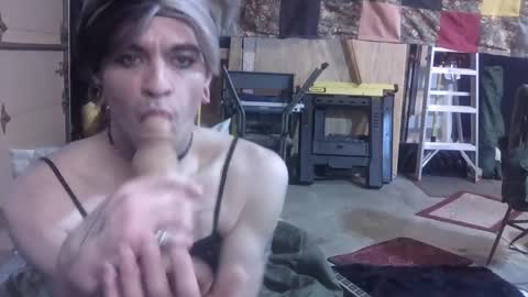 Snapshot of mattietgurl chatting on February 22, 8:40 am mattietgurl online show from February 22, 8:40 am