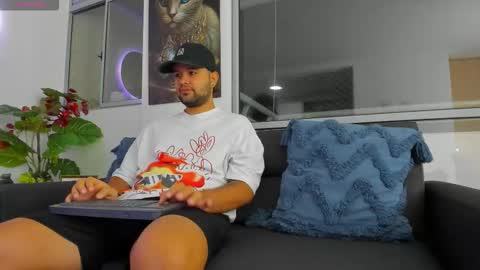 Snapshot of mattmeness chatting on October 3, 9:17 am MattMeness online show from October 3, 9:17 am