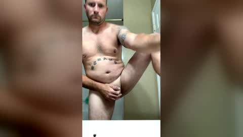 Snapshot of mattyfast81 chatting on April 4, 8:45 am mattyfast81 online show from April 4, 8:45 am