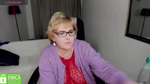 Snapshot of mature_blonde7 chatting on December 21, 11:24 pm Lana online show from December 21, 11:24 pm