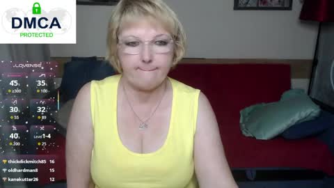 Snapshot of mature_blonde7 chatting on April 4, 6:44 am Lana online show from April 4, 6:44 am