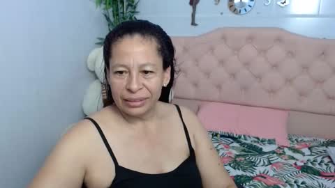 Snapshot of mature_martina_ chatting on September 28, 10:31 am Martina online show from September 28, 10:31 am