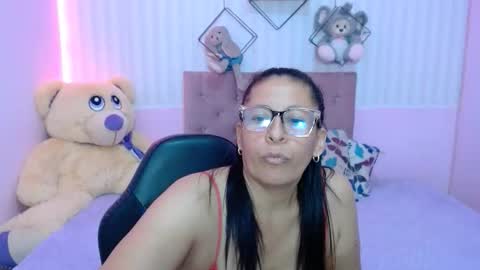 Snapshot of mature_martina_ chatting on November 22, 6:45 am Martina online show from November 22, 6:45 am
