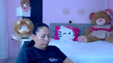 Snapshot of mature_martina_ chatting on December 17, 6:47 pm Martina online show from December 17, 6:47 pm