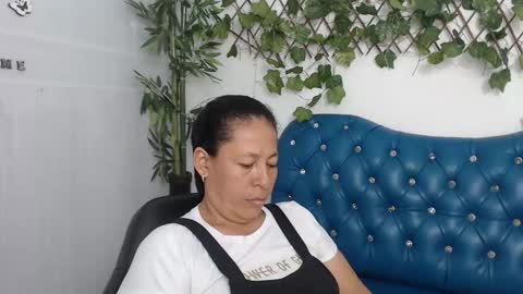 Snapshot of mature_martina_ chatting on February 7, 7:39 pm Martina online show from February 7, 7:39 pm