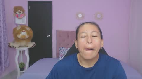 Snapshot of mature_martina_ chatting on February 16, 7:32 pm Martina online show from February 16, 7:32 pm