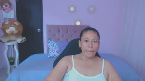Snapshot of mature_martina_ chatting on February 25, 7:23 pm Martina online show from February 25, 7:23 pm