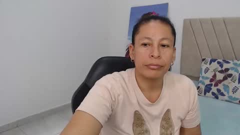 Snapshot of mature_martina_ chatting on February 27, 8:42 pm Martina online show from February 27, 8:42 pm