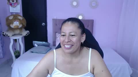 Snapshot of mature_martina_ chatting on February 28, 8:54 pm Martina online show from February 28, 8:54 pm