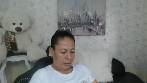 Snapshot of mature_martina_ chatting on March 5, 7:10 pm Martina online show from March 5, 7:10 pm