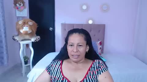 Snapshot of mature_martina_ chatting on March 7, 7:44 pm Martina online show from March 7, 7:44 pm