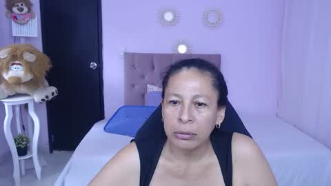 Snapshot of mature_martina_ chatting on March 13, 9:32 pm Martina online show from March 13, 9:32 pm