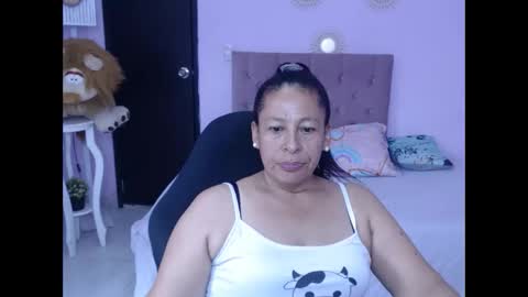 Snapshot of mature_martina_ chatting on March 20, 9:19 pm Martina online show from March 20, 9:19 pm